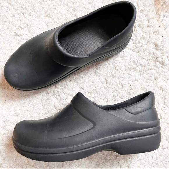 Crocs Solid Black Neria Pro II Women's Clog Size 10 - Picture 1 of 12